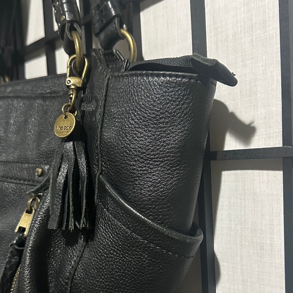 The Sak Collective Black Leather Shoulder Bag with Tassel LOTS Pockets EUC - Picture 4 of 12
